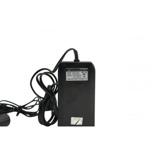 Зарядное устройство для двух аккумуляторов 18650 или CR123 со штекером для авто и USB