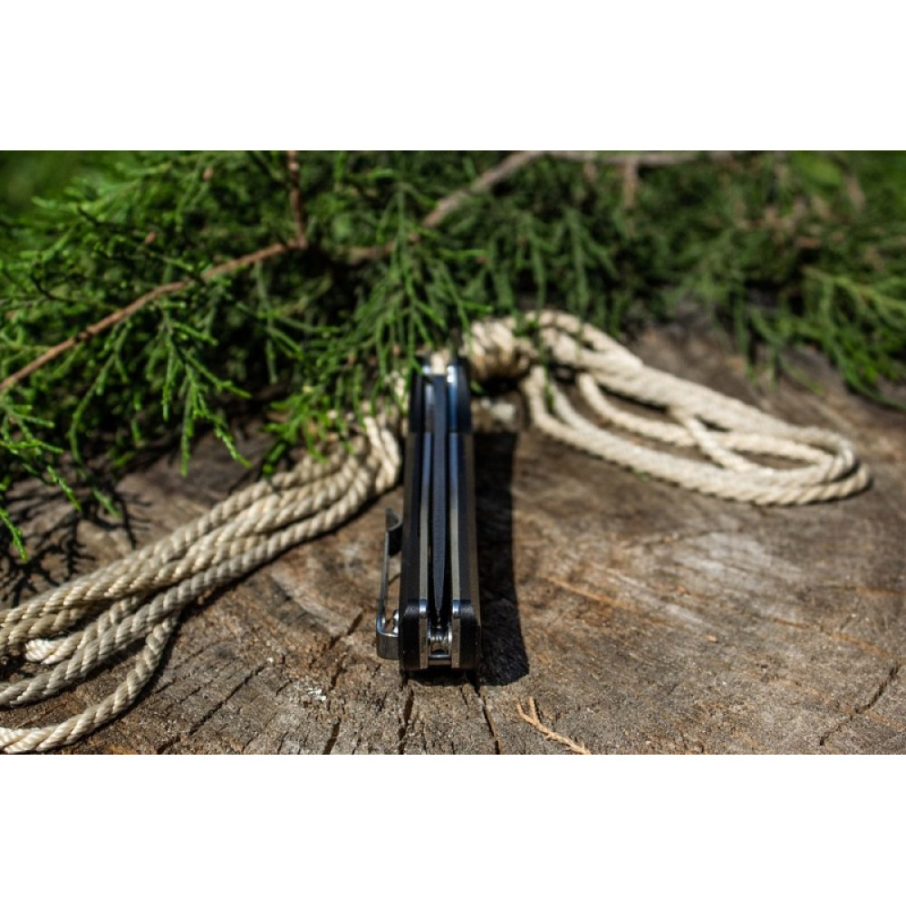 Нож Ruike Hussar P121 черный